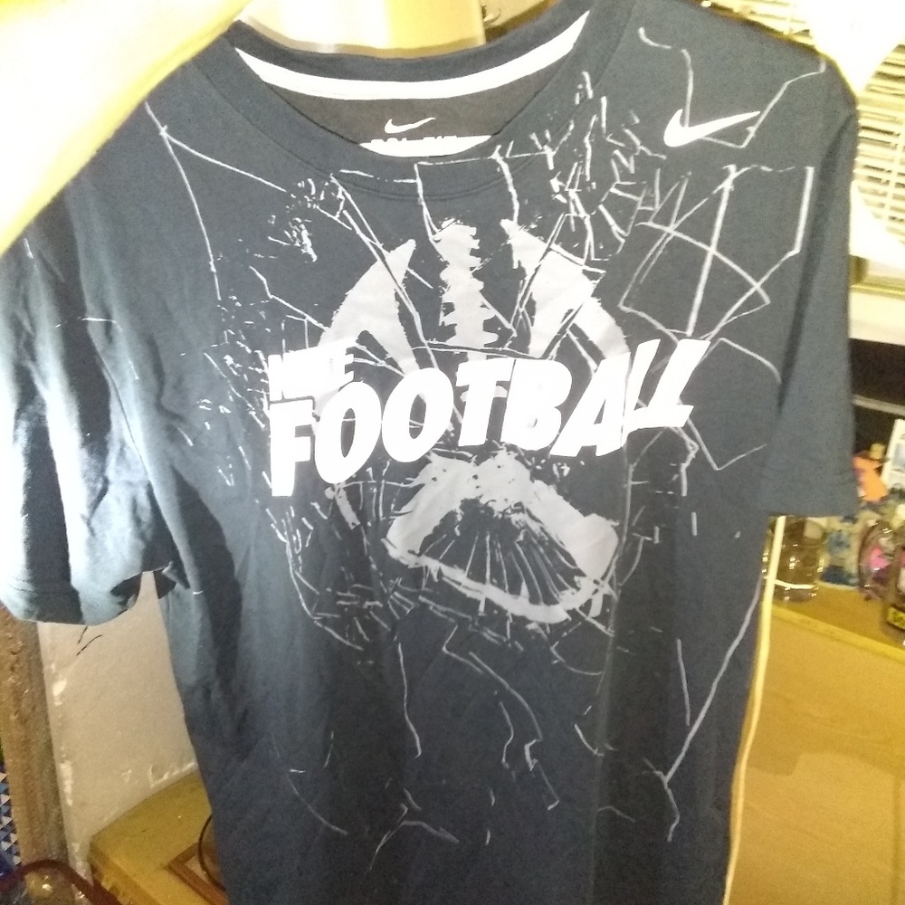 Niki Dri-Fit Football T-Shirt Size Large *MENS*